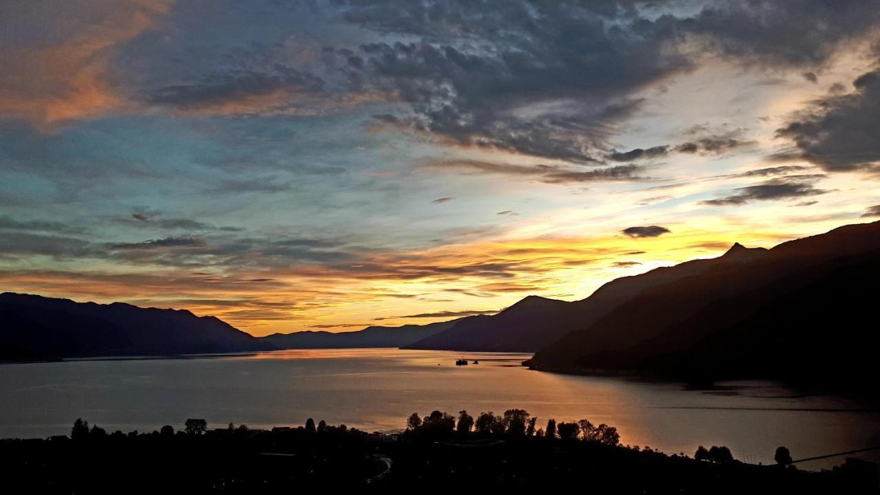 Sole & Lago-Lake Maccagno Exterior photo