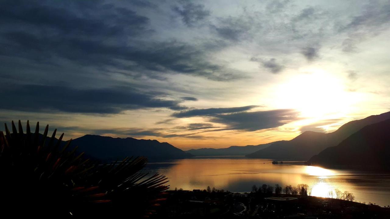 Sole & Lago-Lake Maccagno Exterior photo