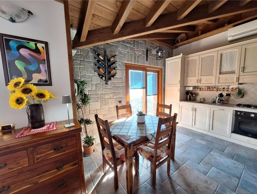 Sole & Lago-Lake Maccagno Exterior photo